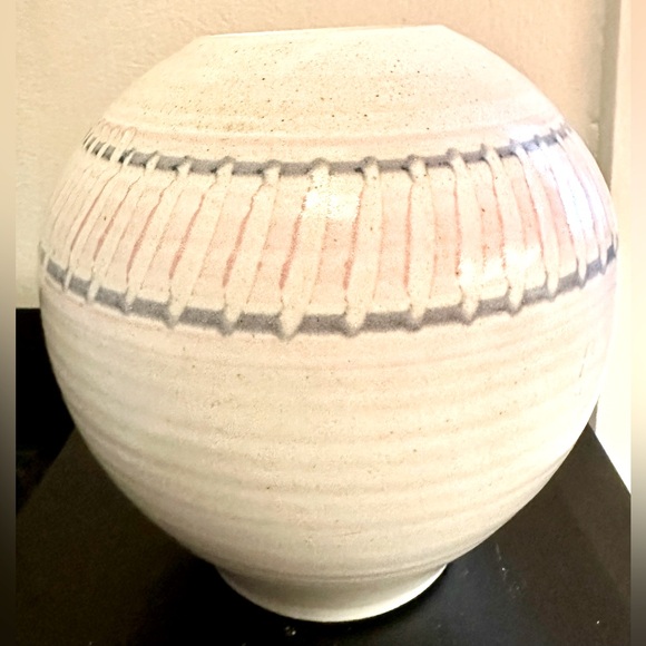 Vintage 80s Huge Studio Art Pottery Bulbous Artisan Vase Blue Rose Stripe Design - Picture 12 of 14